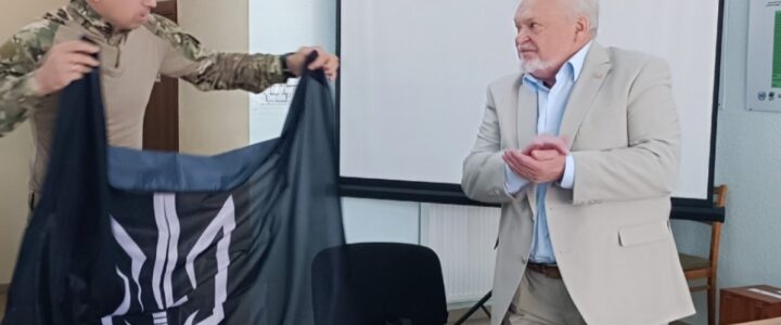 КОЛЕКТИВ ІВЕ НАН УКРАЇНИ ПІДТРИМУЄ ЗБРОЙНІ СИЛИ УКРАЇНИ З ПЕРШИХ ДНІВ ПОВНОМАСШТАБНОЇ ВІЙНИ 